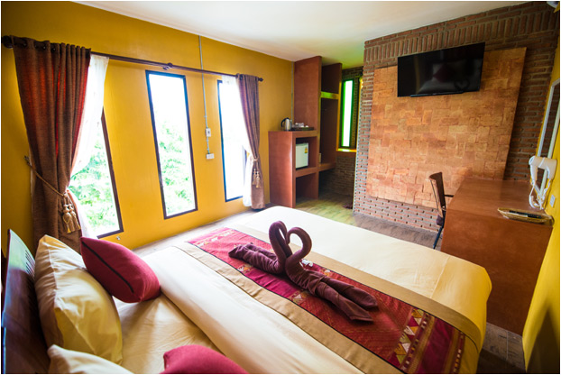 Pong Phen Guesthouse, Kanchanaburi - Deluxe Room